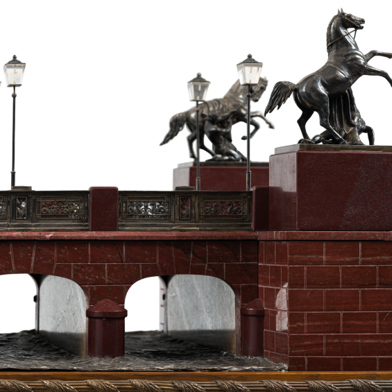 Масштабная модель Аничкова моста с композициями «Укрощение коня человеком»
